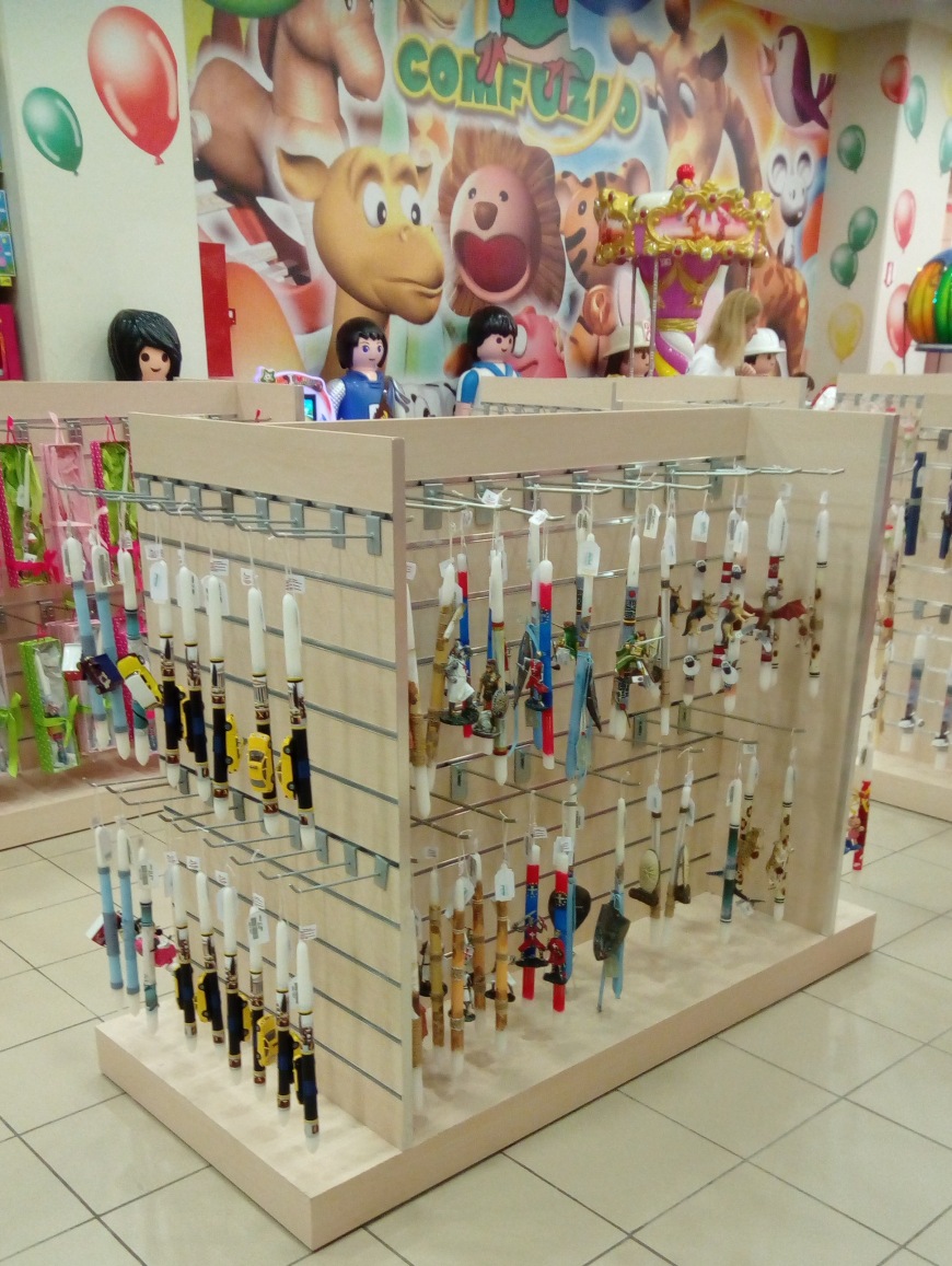 γονδολες καταστηματος παιχνιδιων confusio