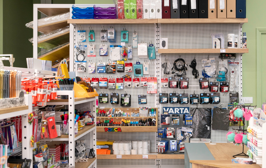 μεταλλικα και ξυλινα επιπλα χαρτοπωλειου