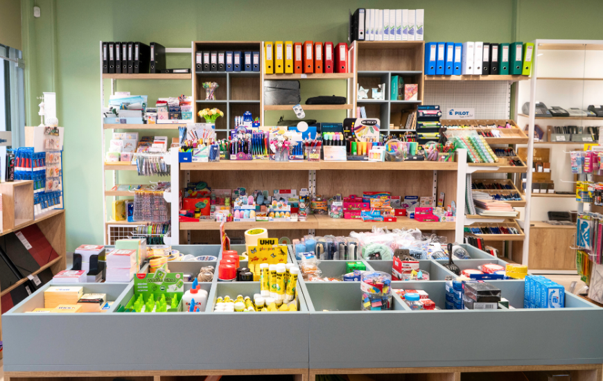 εξοπλισμος μεταλλικων επιπλων χαρτοπωλειου